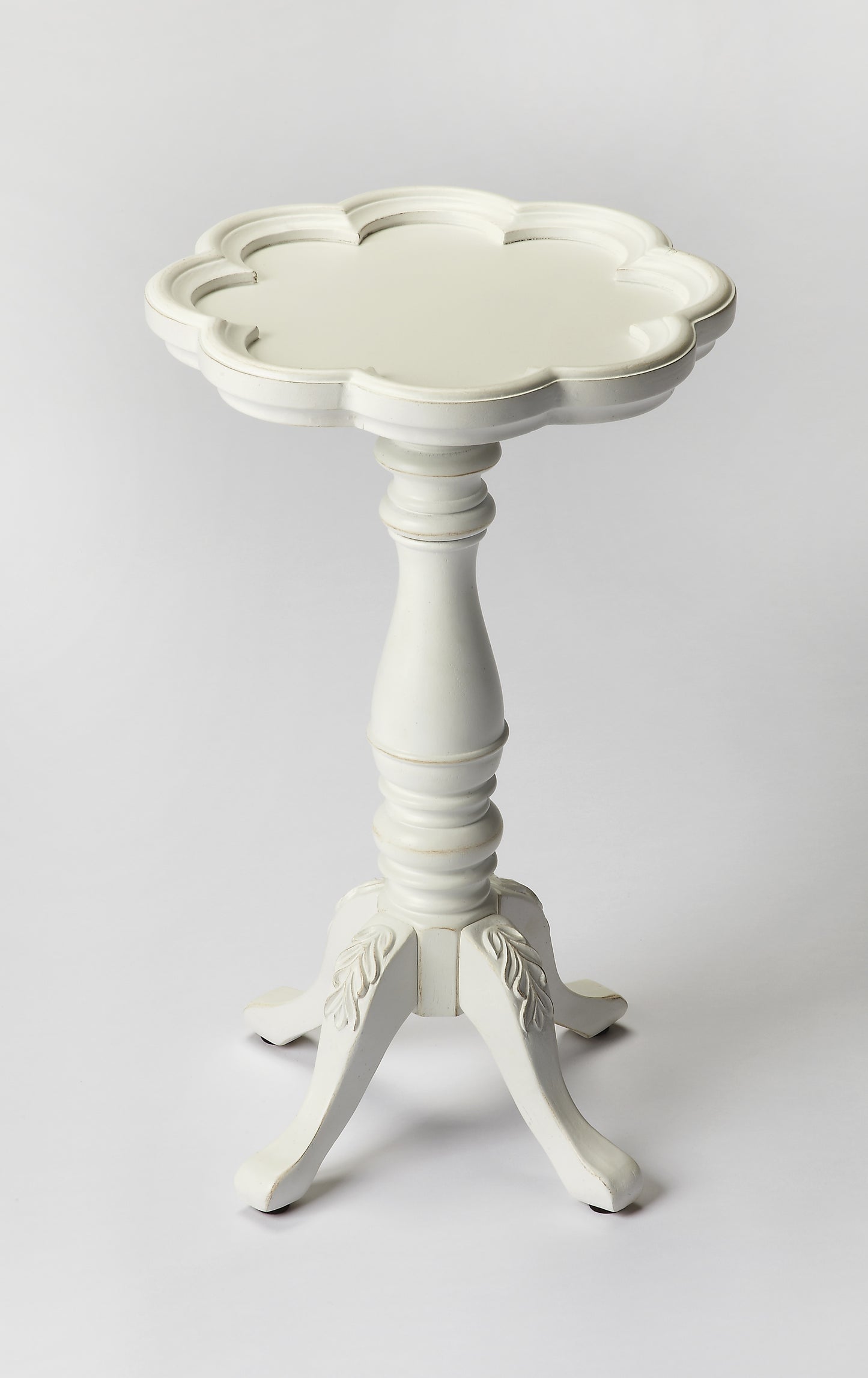 Whitman Scalloped Edge Side Table in White 0923222