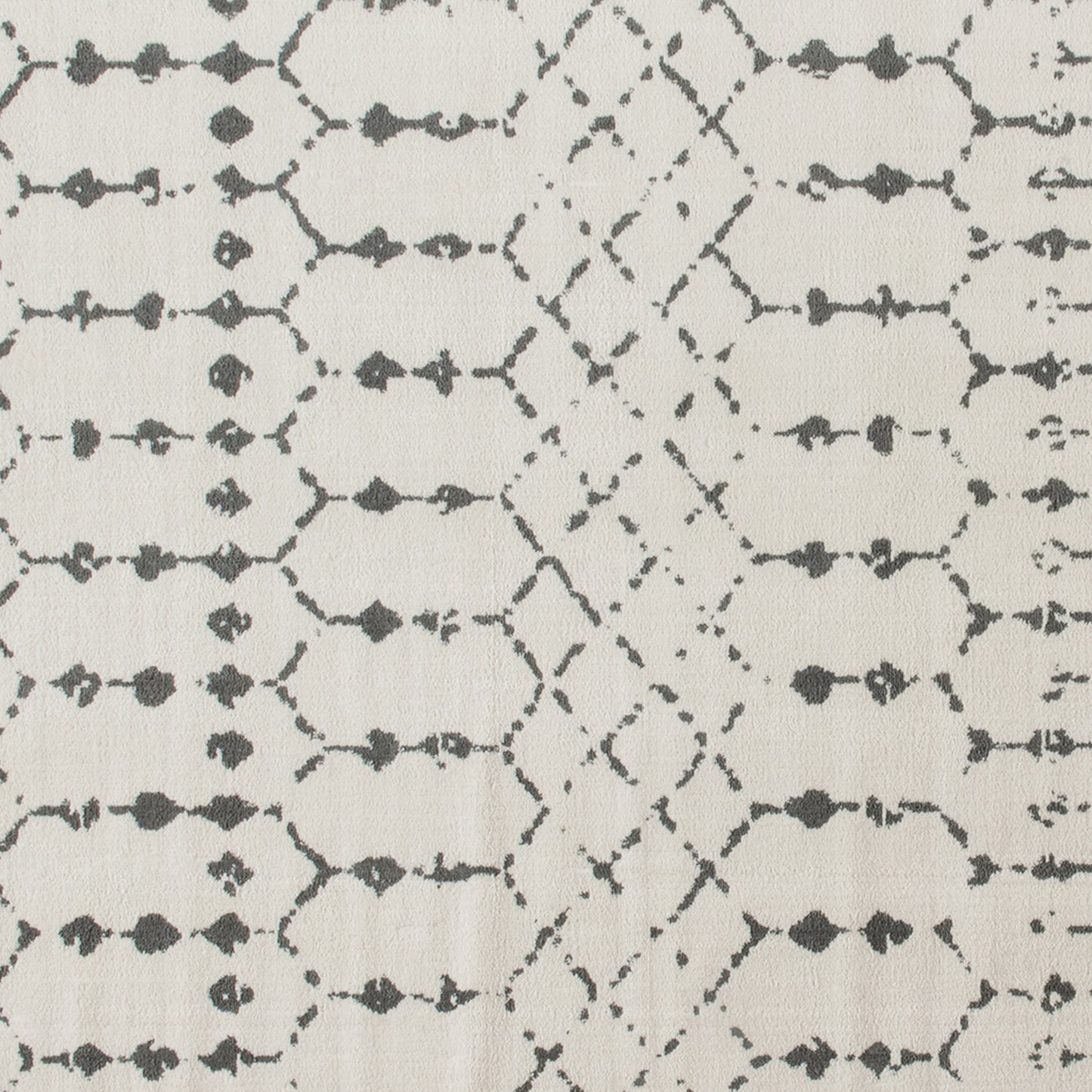 Beth Geometric Bohemian Low Pile Rug - 5' x 7' -Ivory/Gray Polyester Ivory/Gray