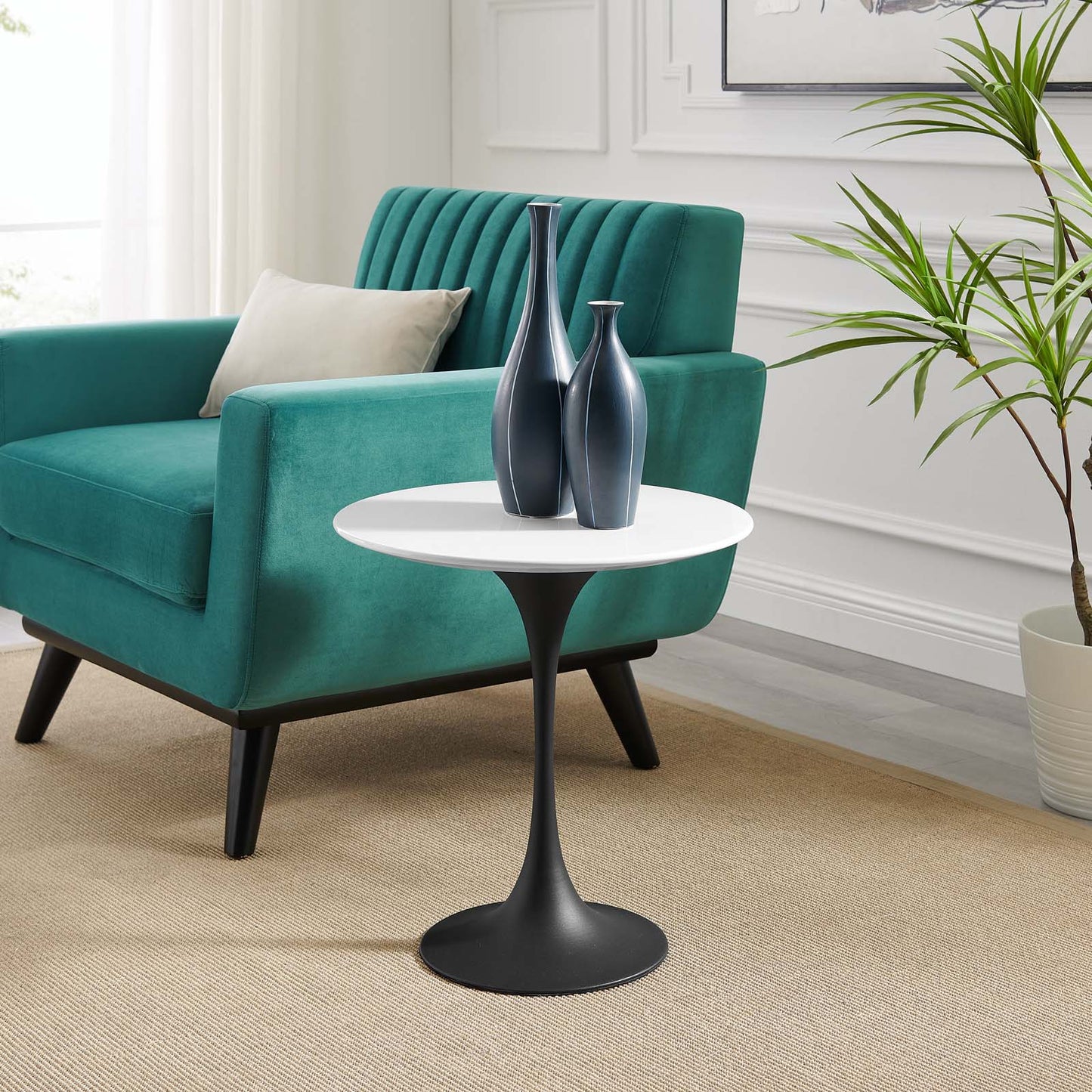 Lippa 20" Round Side Table Black White EEI-5688-BLK-WHI