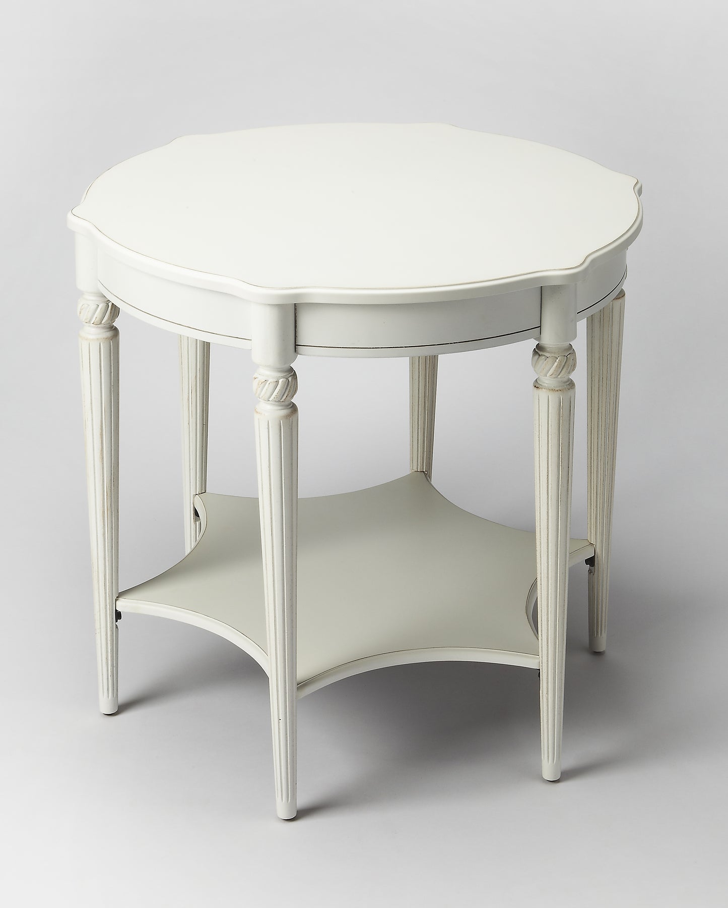 Bainbridge Round Side Table in White 0557222