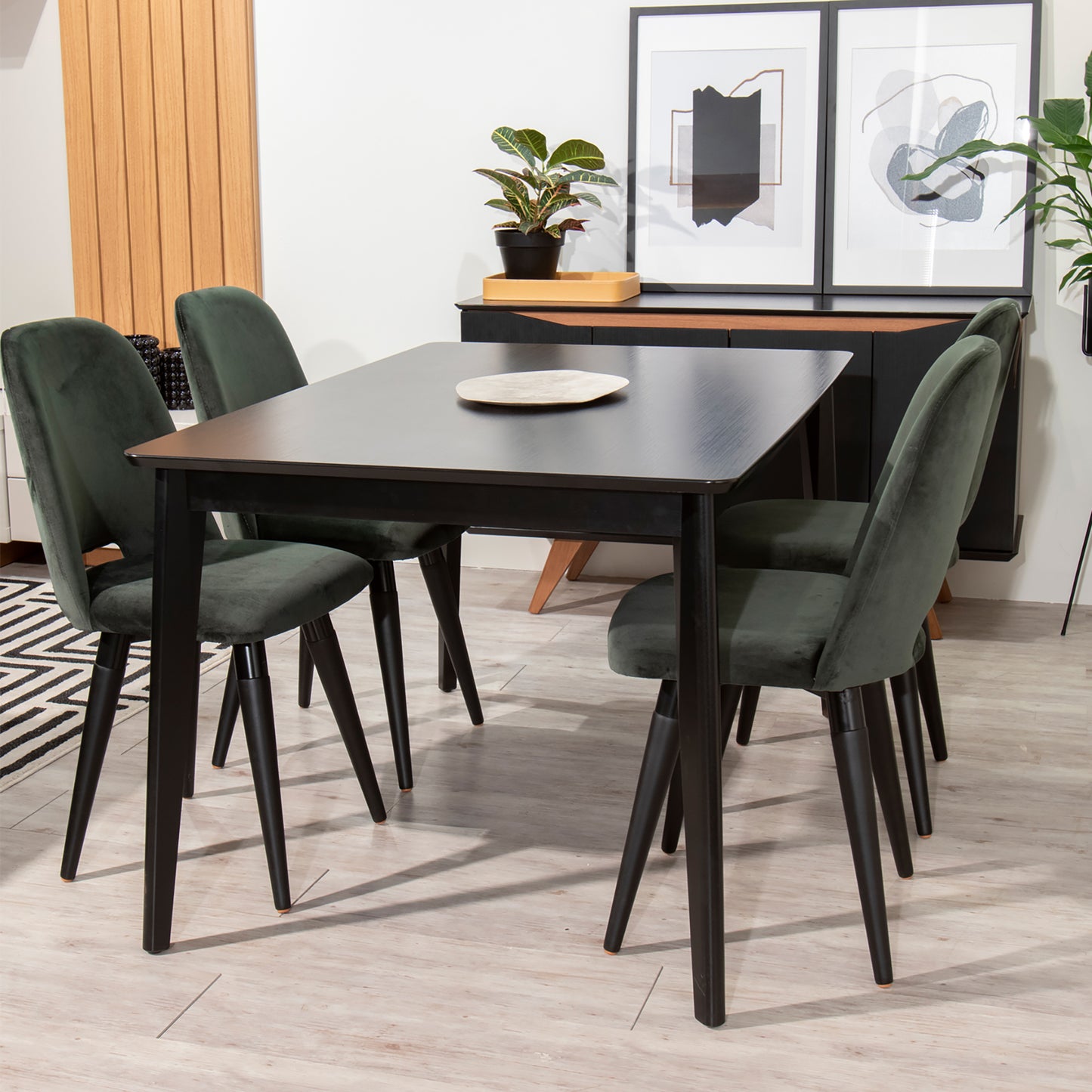 Manhattan Comfort Tudor 53.34 Dining Table in Black 1027551