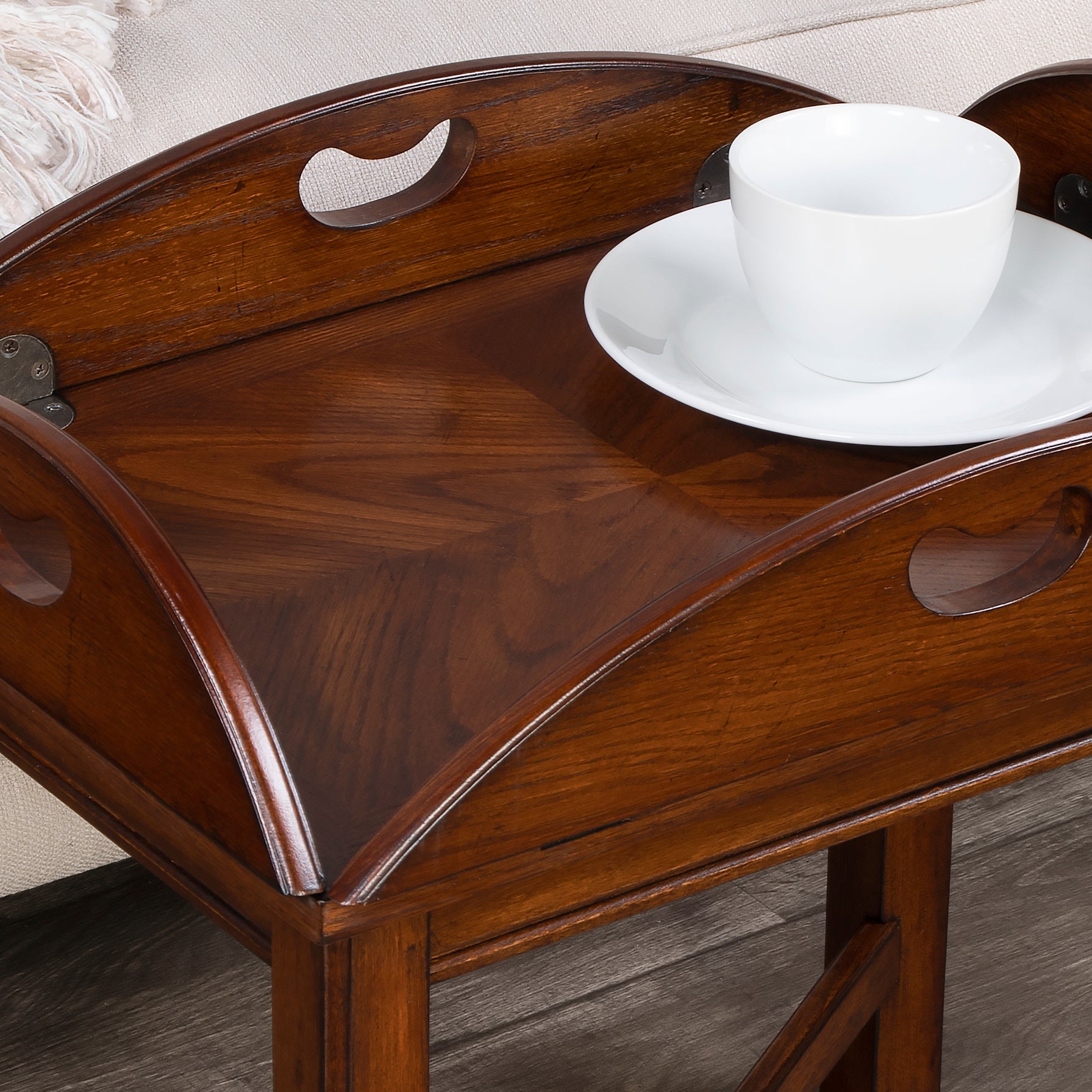 Butler Specialty Company Carlisle 30 in. W Full Extended Oval Wood Butler Traditional Coffee Table, Medium Brown