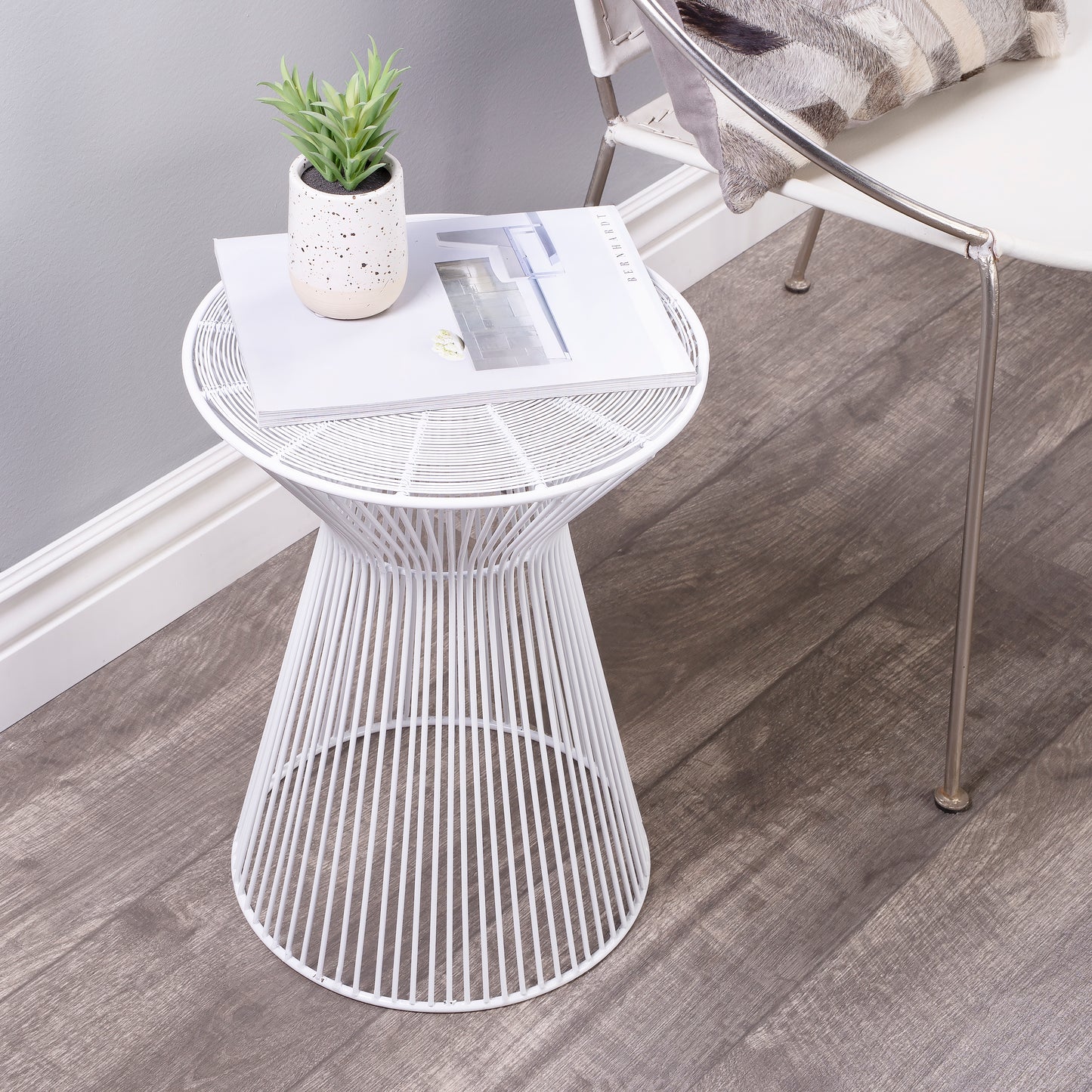 Greeley Metal Side Table in White 2896288