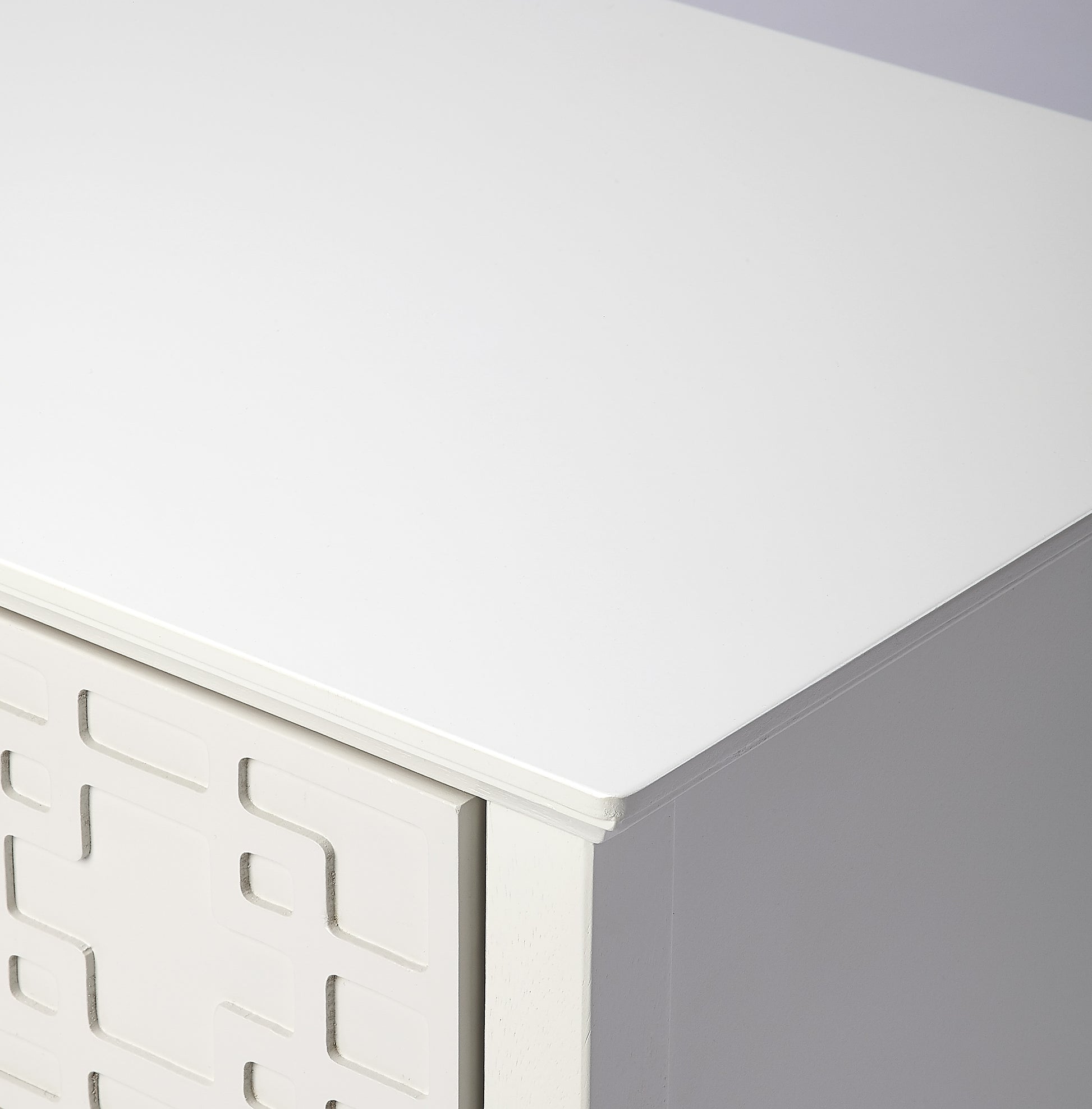 Butler Specialty Company Kinsley 18 in. W Rectangular Wood 3 Drawer Nightstand, Off-White