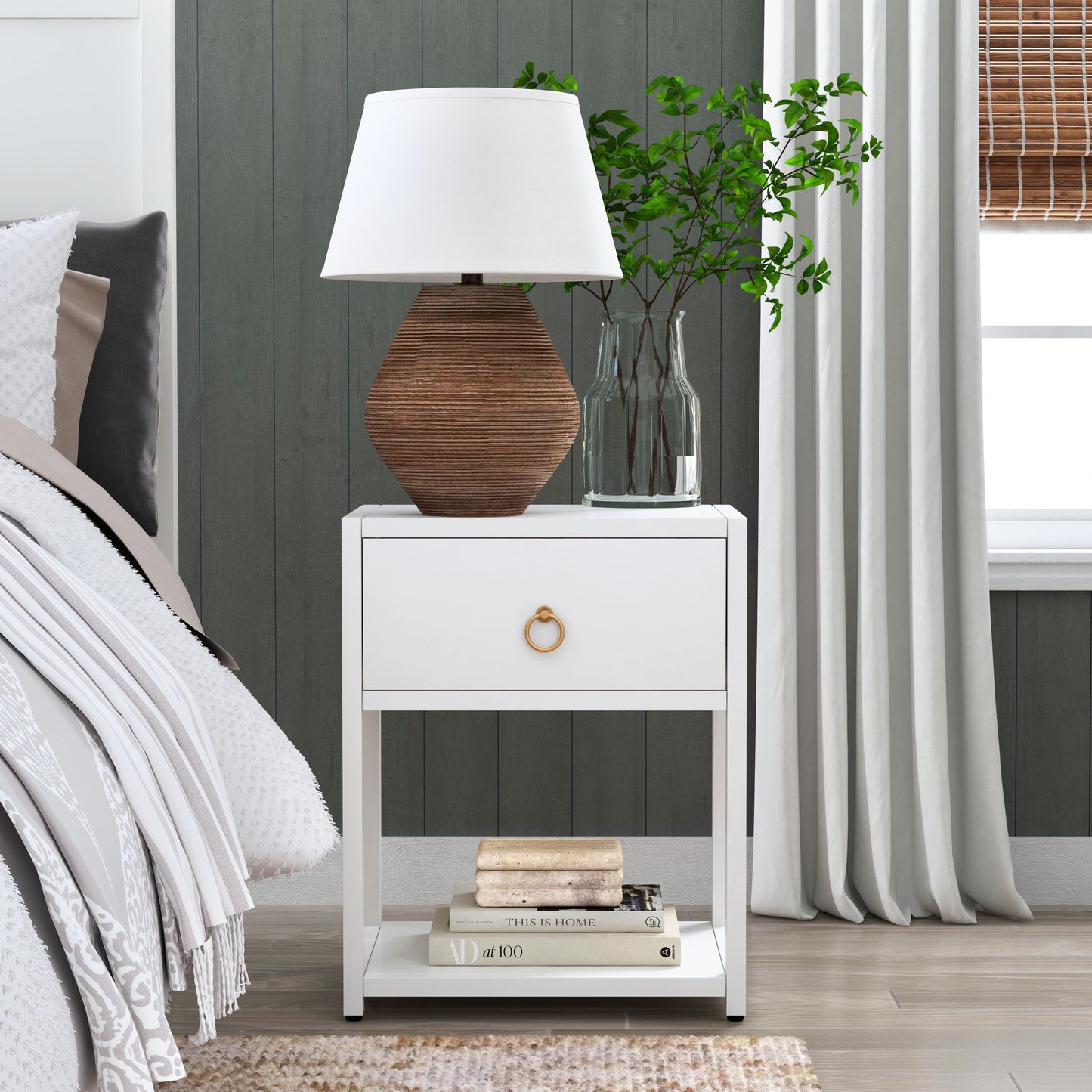 Lark End Table in White 5384304