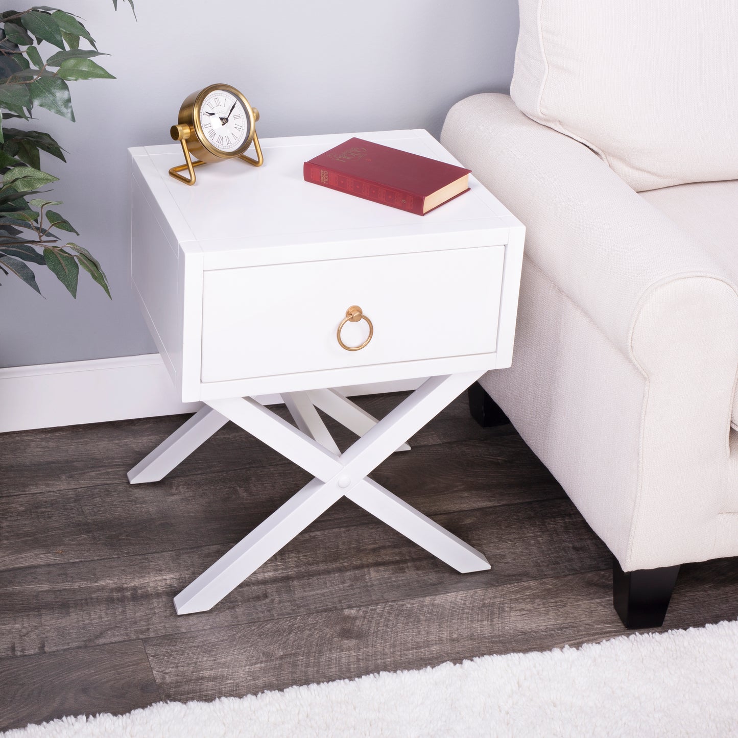 Lark End Table in White 5385304
