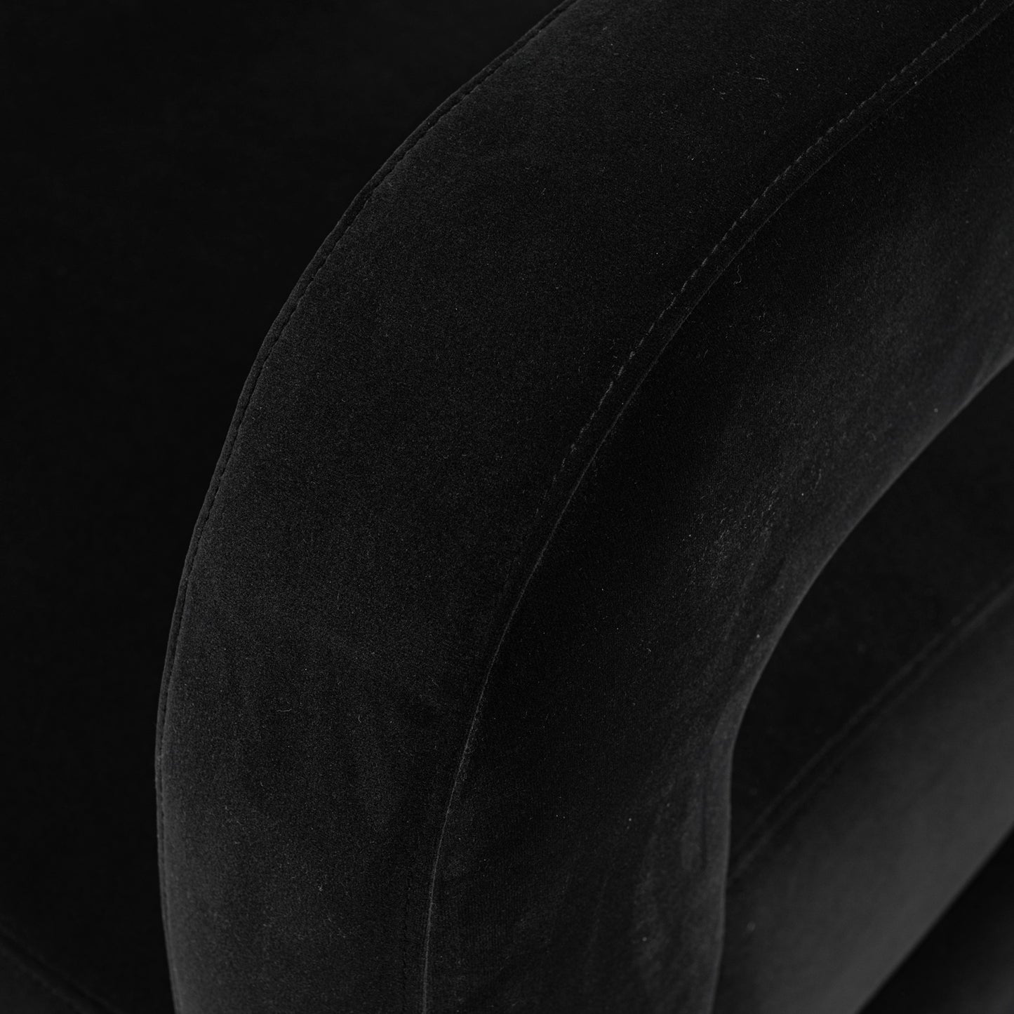 Amirah Modern Velvet Lounge Chair in Black AC060-BK