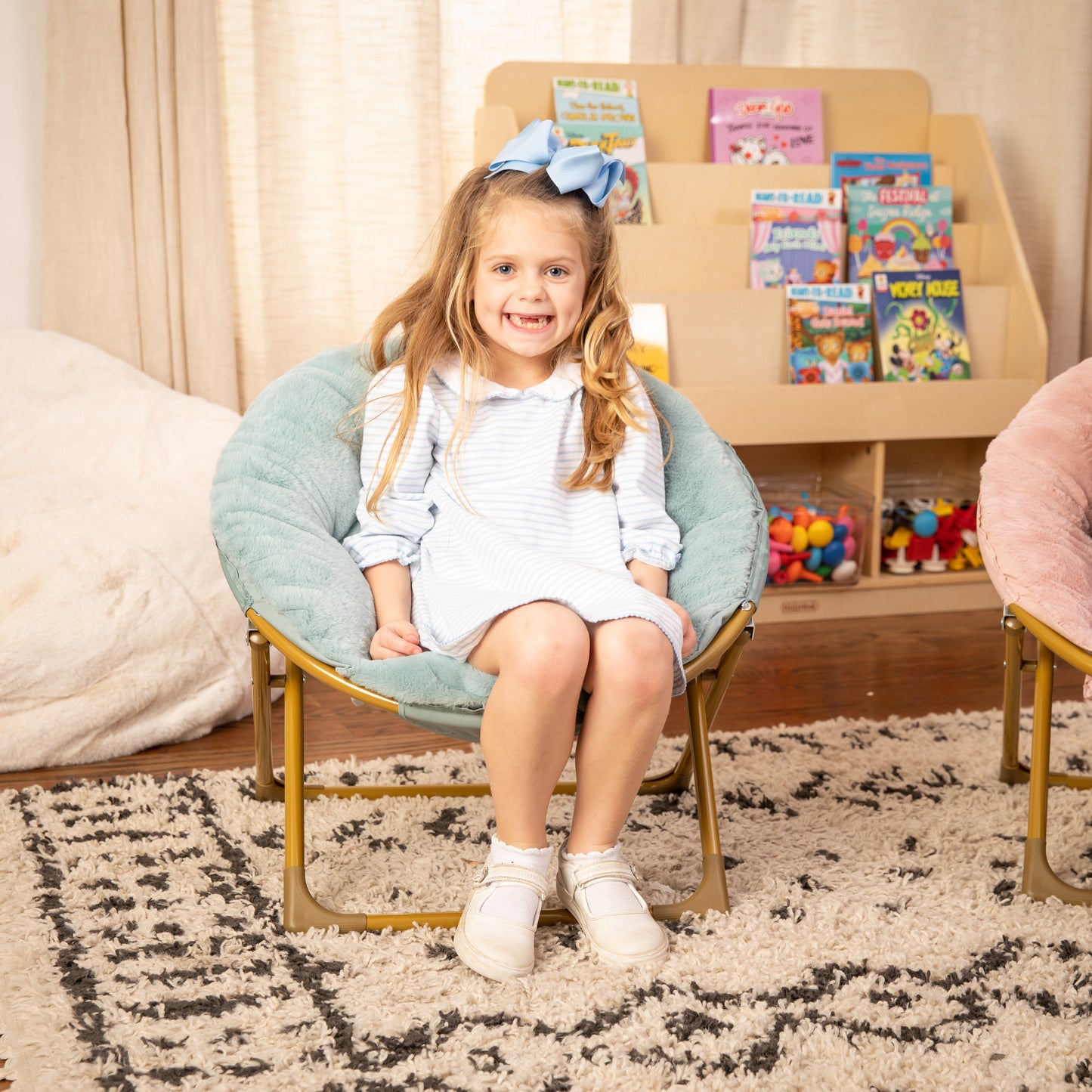 Gwen 23" Kids Cozy Mini Folding Saucer Chair, Faux Fur Moon Chair for Toddlers and Bedroom, Dusty Aqua/Soft Gold Dusty Aqua Faux Fur/Soft Gold Frame
