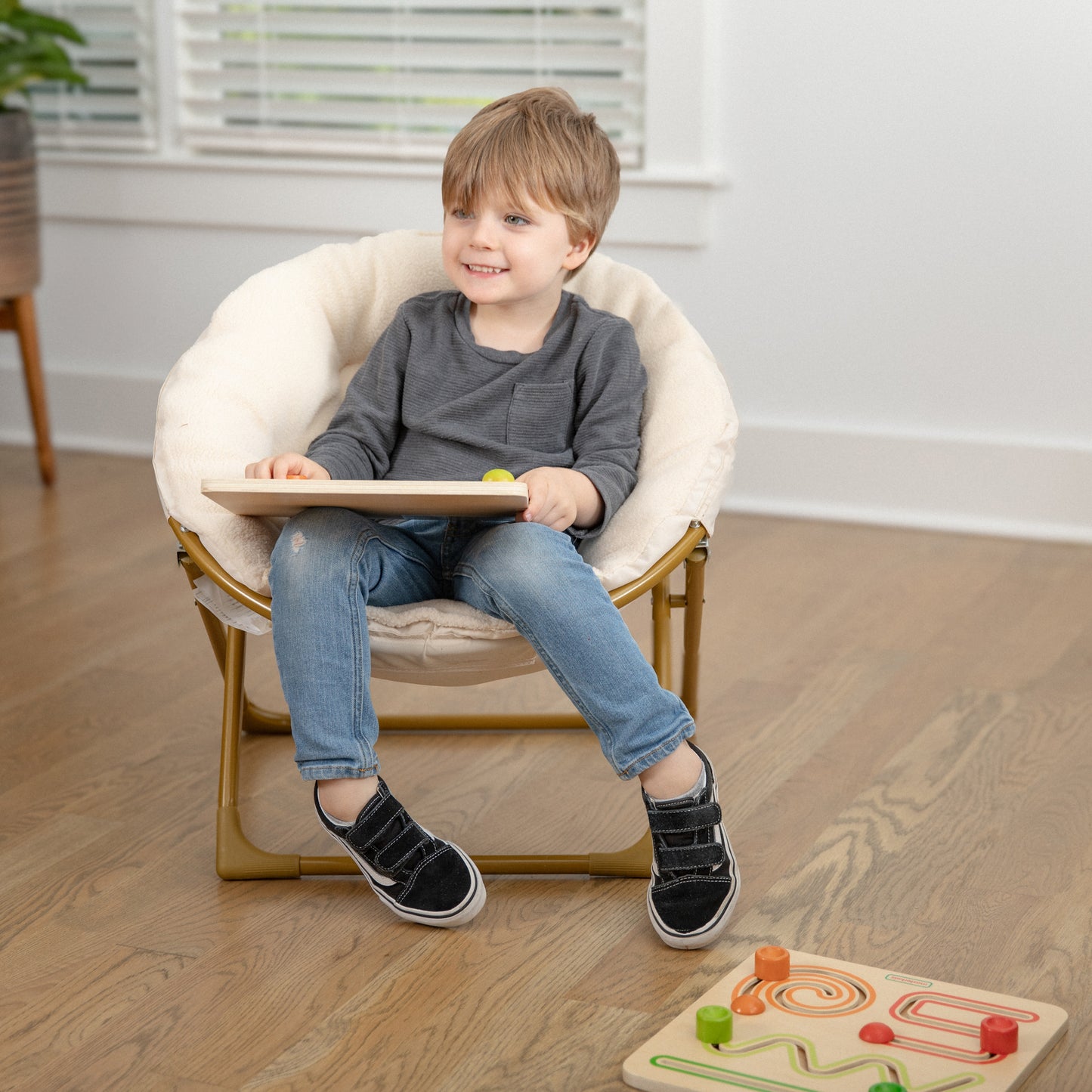 Gwen 23" Kids Cozy Mini Folding Saucer Chair, Sherpa Moon Chair for Toddlers and Bedroom, Ivory/Soft Gold Ivory Faux Fur/Soft Gold Frame