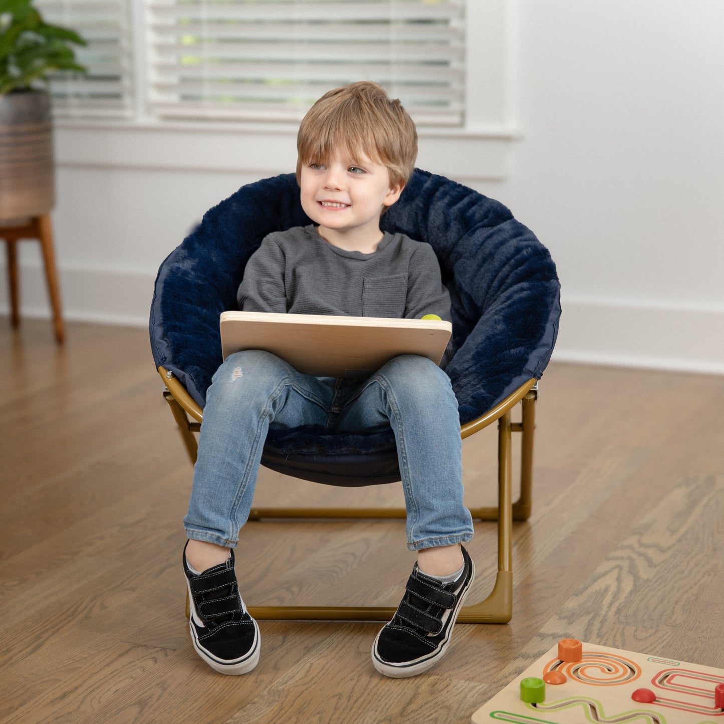 Gwen 23" Kids Cozy Mini Folding Saucer Chair, Faux Fur Moon Chair for Toddlers and Bedroom, Navy/Soft Gold Navy Faux Fur/Soft Gold Frame