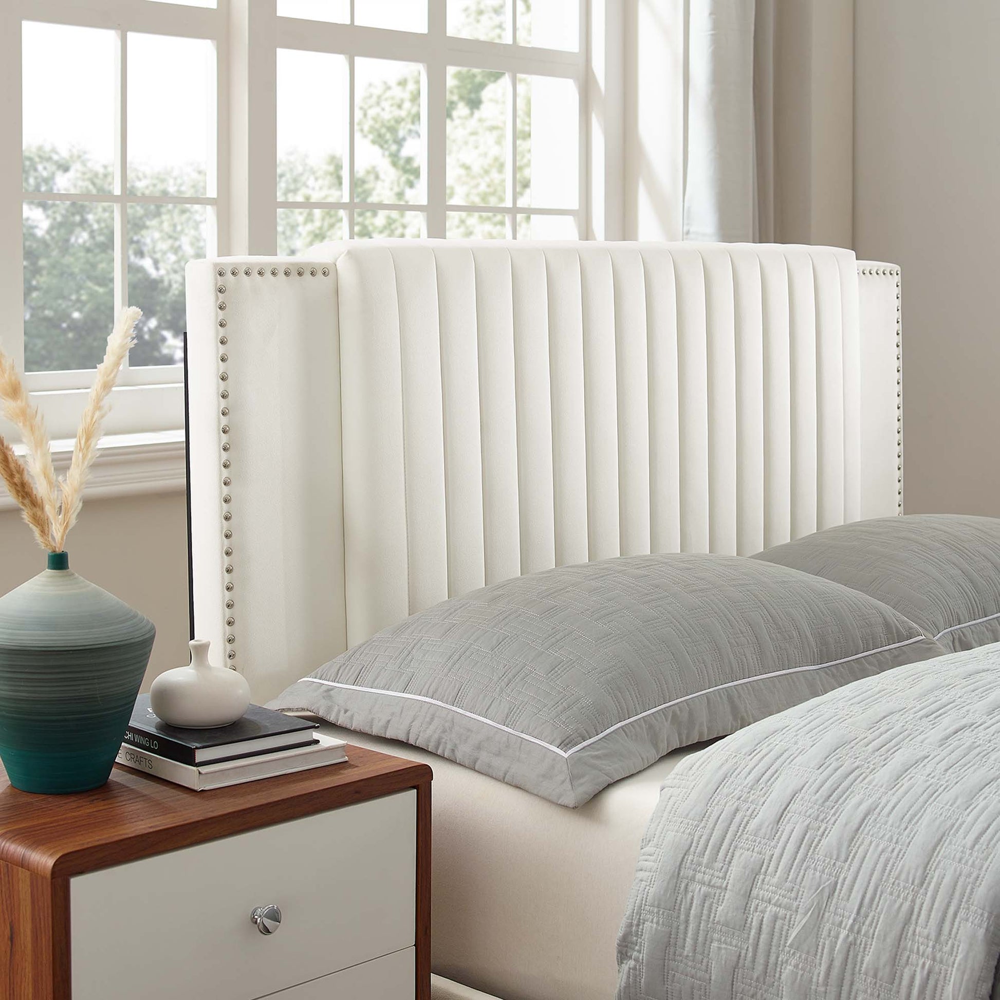 Zahra Tapered Wood Leg Channel Tufted Performance Velvet Twin Platform Bed by Modway