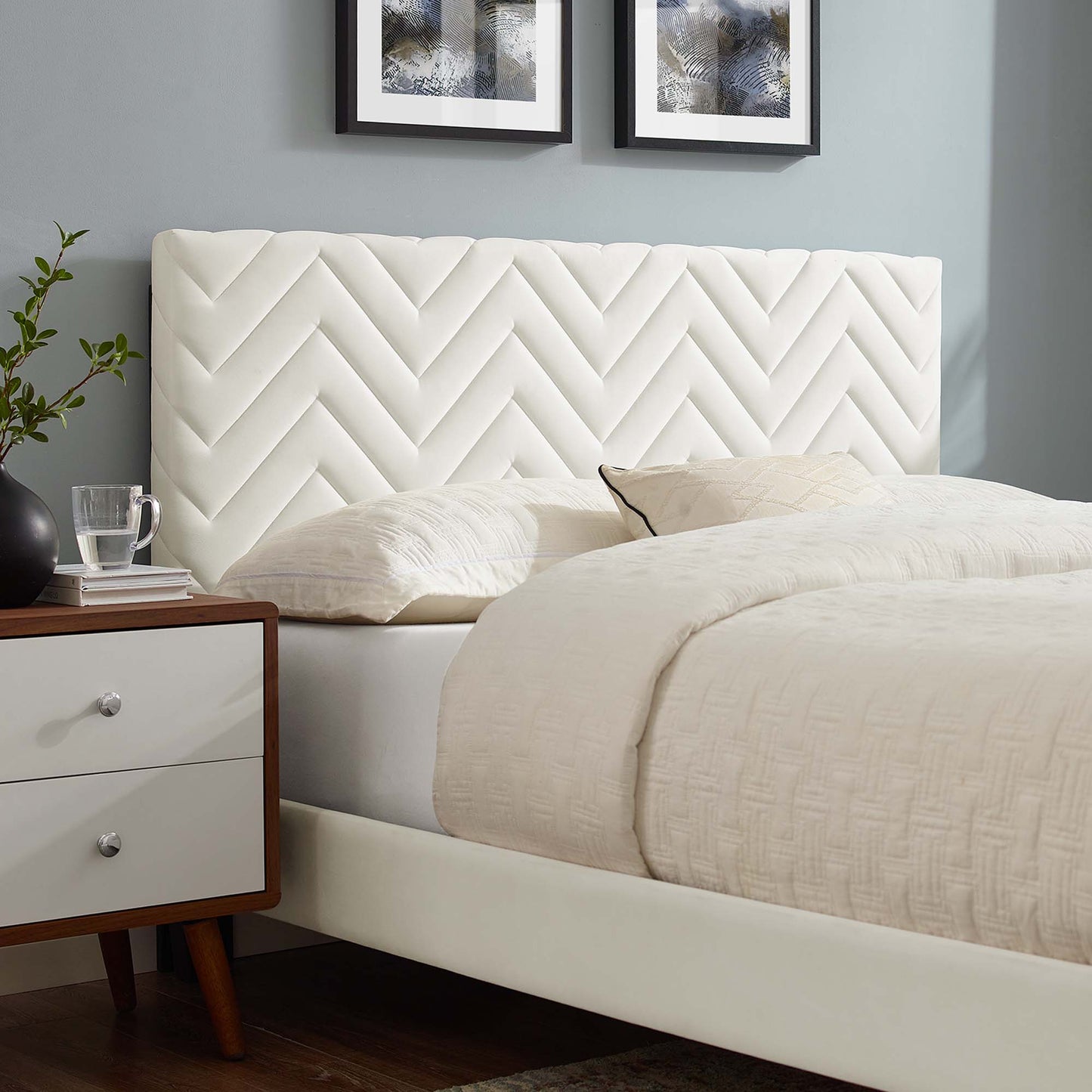 Leah Tapered Wood Leg Chevron Tufted Performance Velvet Full Platform Bed by Modway