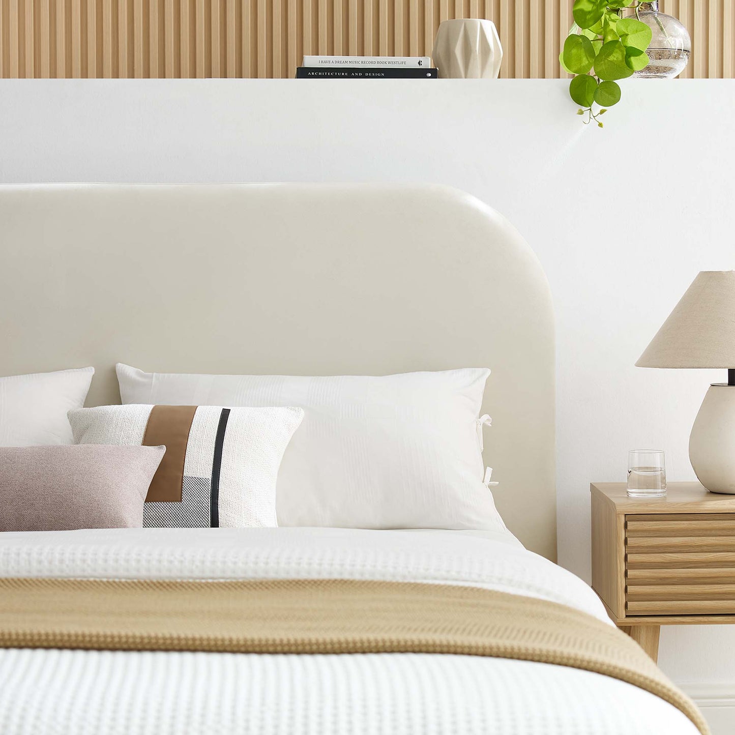 Keynote Performance Velvet Curved Platform Bed by Modway