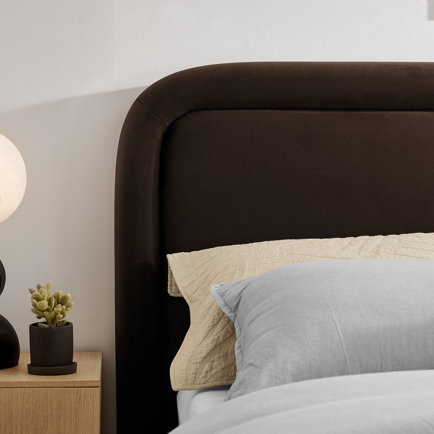 Beck King Performance Velvet Platform Bed by Modway