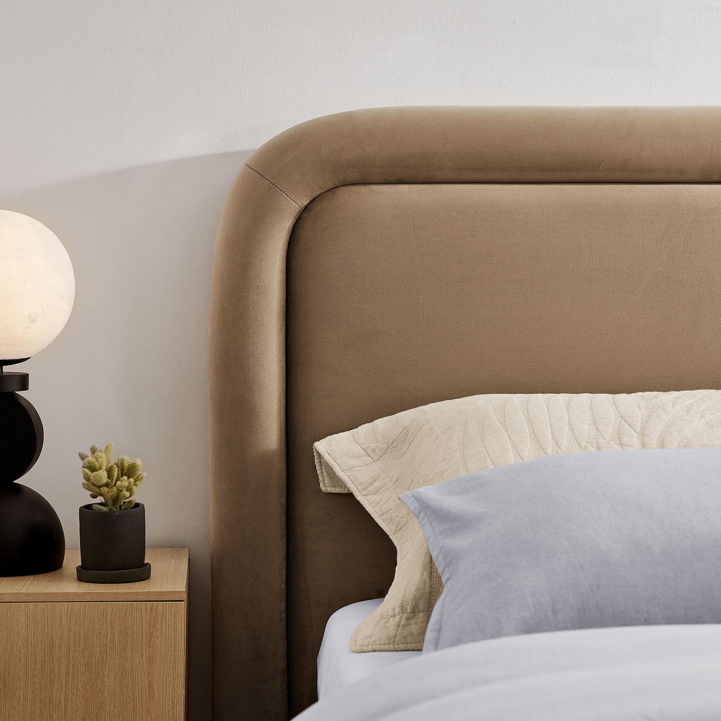 Beck King Performance Velvet Platform Bed by Modway