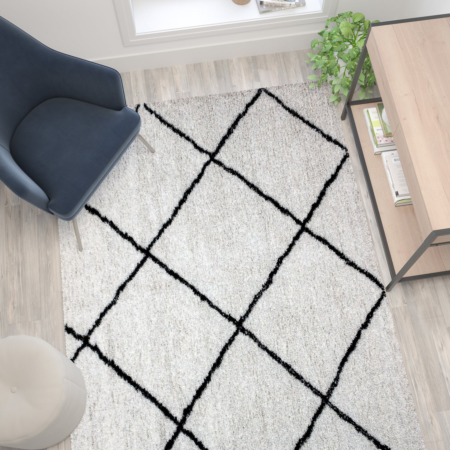 Roxy Shag Style Diamond Trellis Area Rug - 5' x 7' - Ivory Ivory/Black
