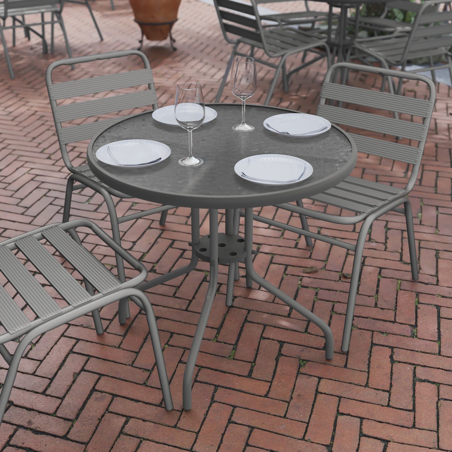Bellamy 31.5'' Silver Round Tempered Glass Metal Table Clear Top/Silver Frame