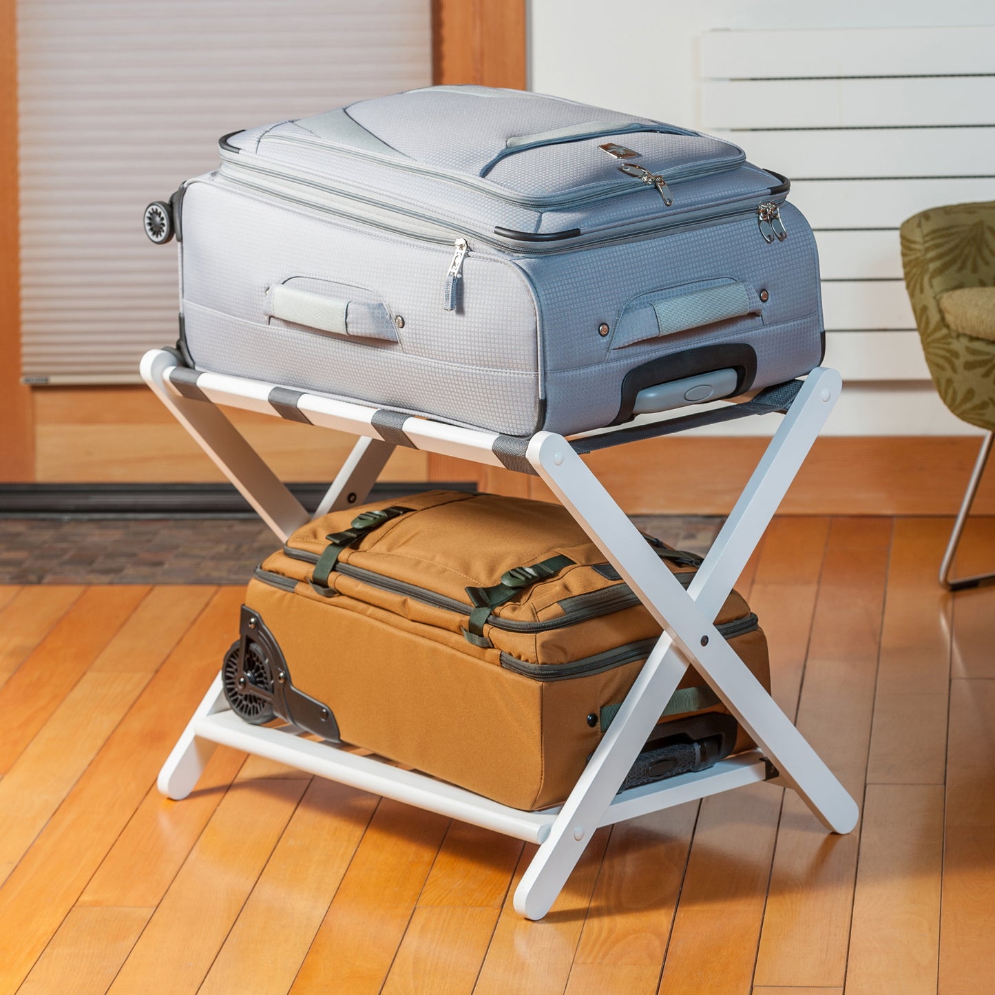 Reese Luggage Rack with Shelf, White