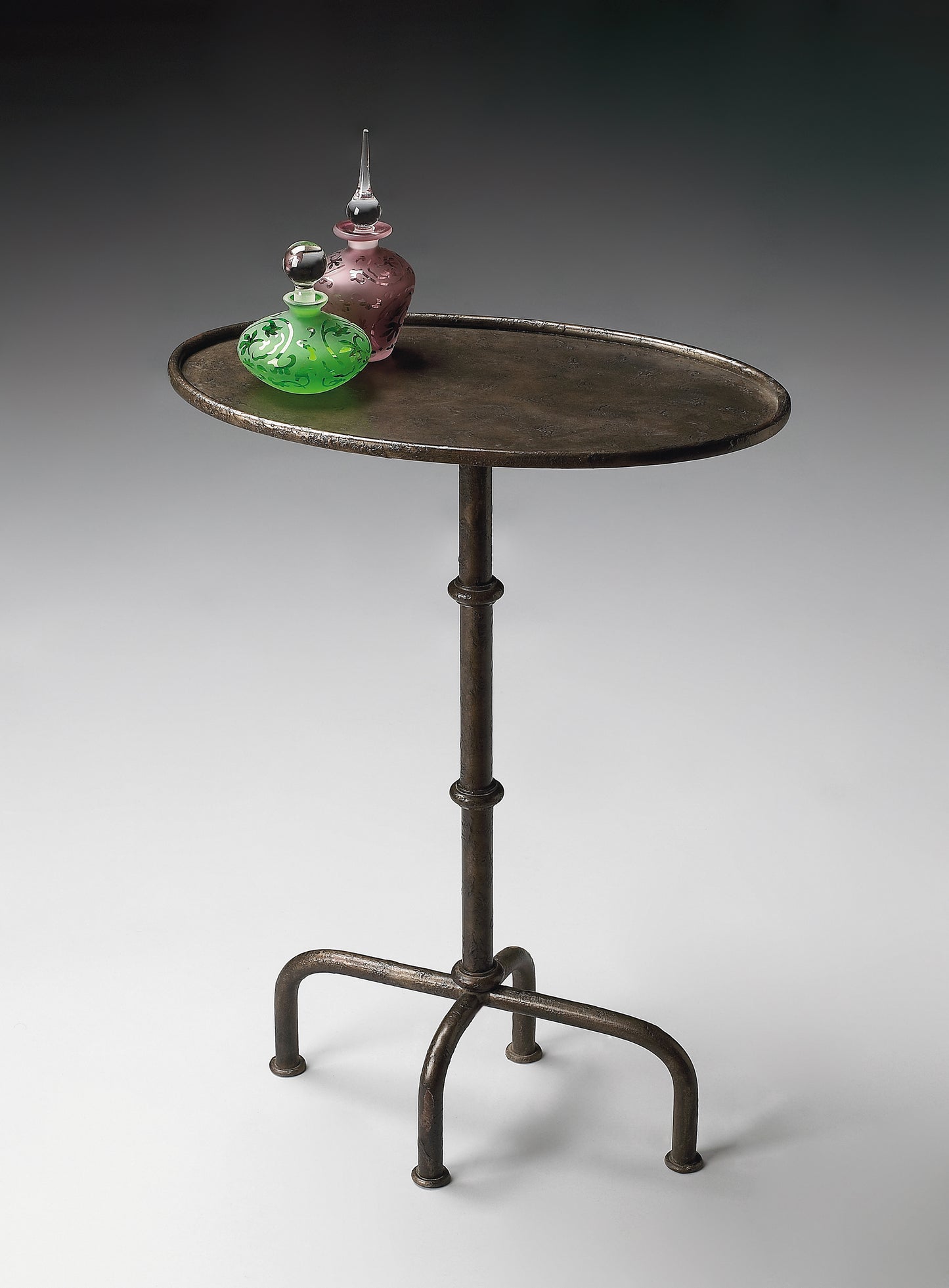 Kira Metal Pedestal Table in Silver  4002025
